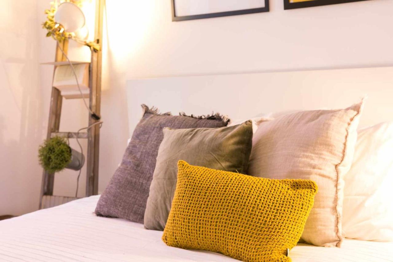 Charming Lisbon Home With Terrace St Amaro Exteriér fotografie